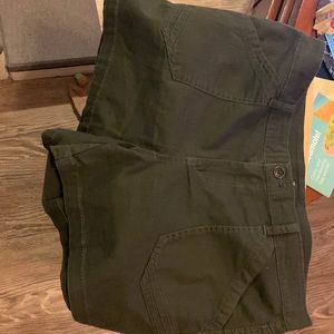 Size 16 supplies dark green